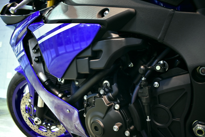 YZF-R1-2