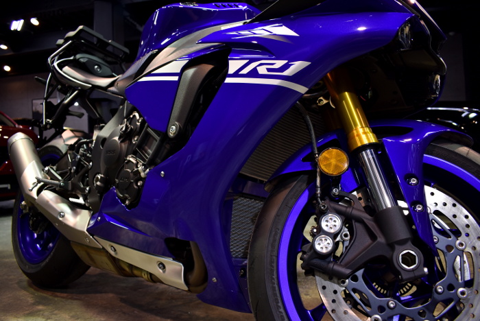 YZF-R1-9